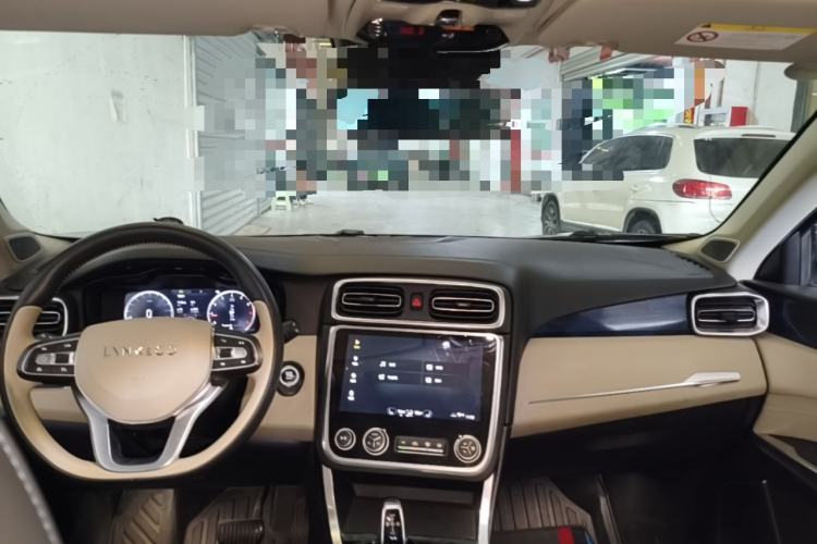 Used Lynk & Co 01 2017 2.0T Two-Wheel Drive Zhaopu Version Center Console