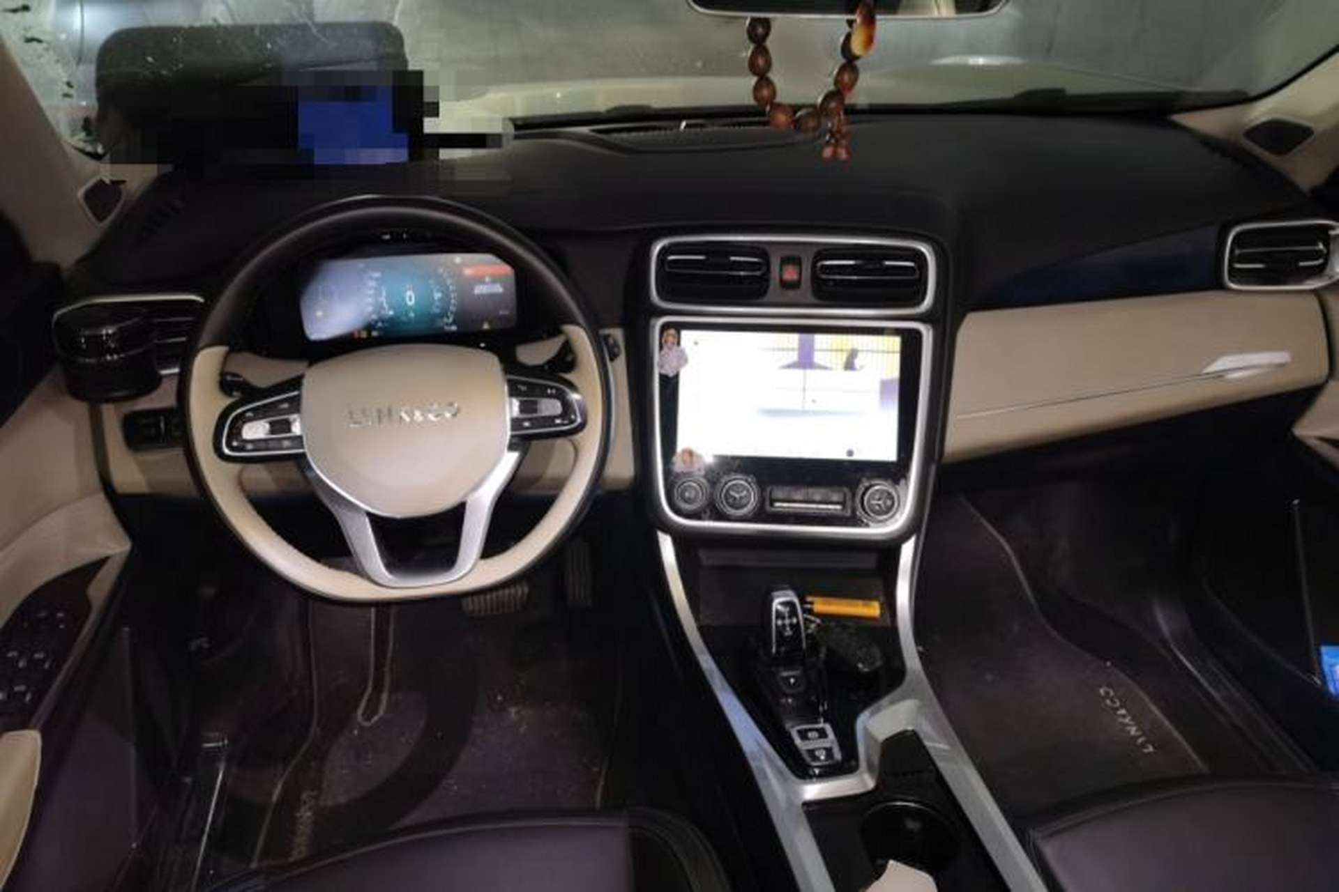 Used Lynk & Co 01 2017 2.0T Two-Wheel Drive Zhaopu Version Center Console