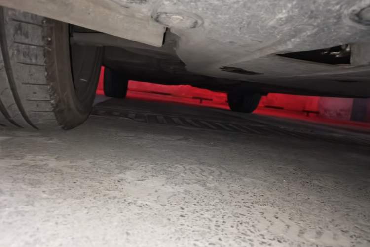 Used Lynk & Co 01 2017 2.0T Two-Wheel Drive Pro Edition Chassis Front Right