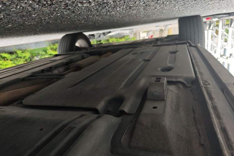 Used Lynk & Co 01 2017 2.0T Two-Wheel Drive Pro Edition Chassis Rear Left