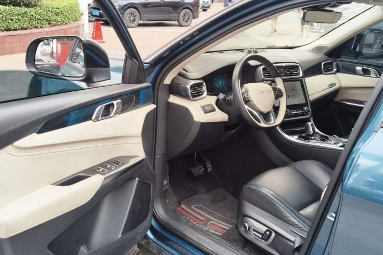 Used Lynk & Co 01 2017 2.0T Two-Wheel Drive Zhaopu Version Driver Seat
