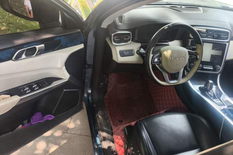 Used Lynk & Co 01 2017 2.0T Two-Wheel Drive Zhaopu Version Driver Seat