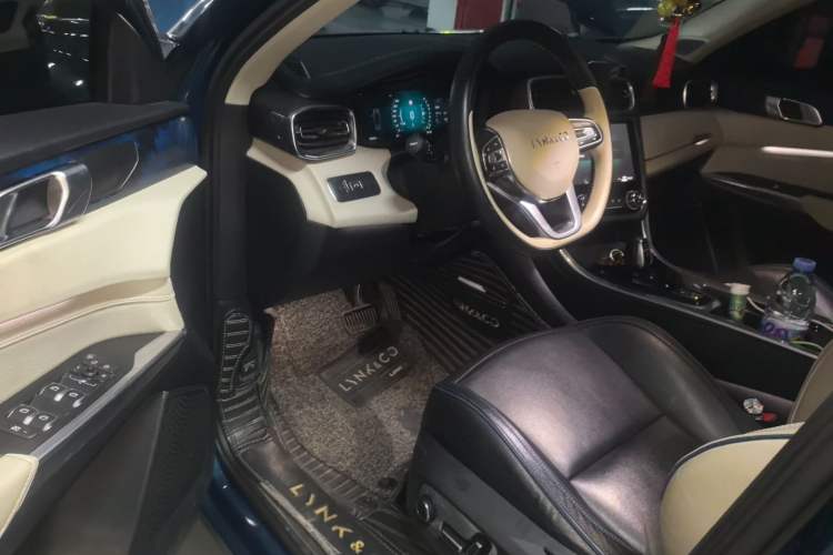 Used Lynk & Co 01 2017 2.0T Two-Wheel Drive Zhaopu Version Driver Seat