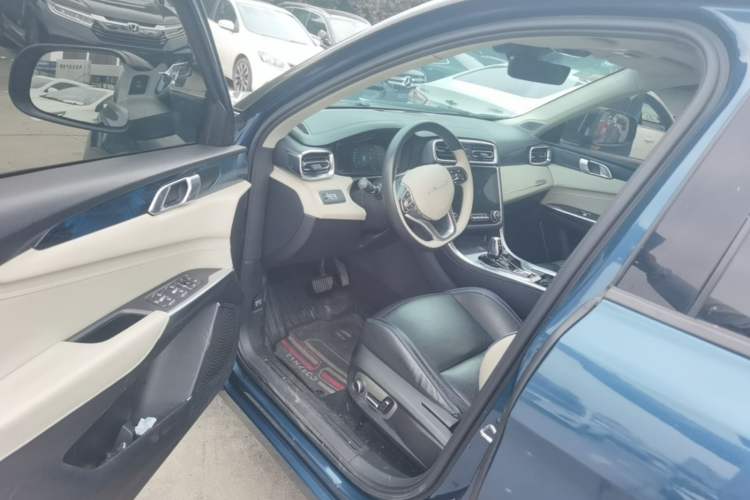 Used Lynk & Co 01 2017 2.0T Two-Wheel Drive Zhaopu Version Driver Seat