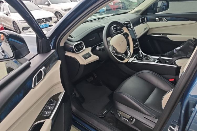 Used Lynk & Co 01 2017 2.0T Two-Wheel Drive Zhaopu Version Driver Seat