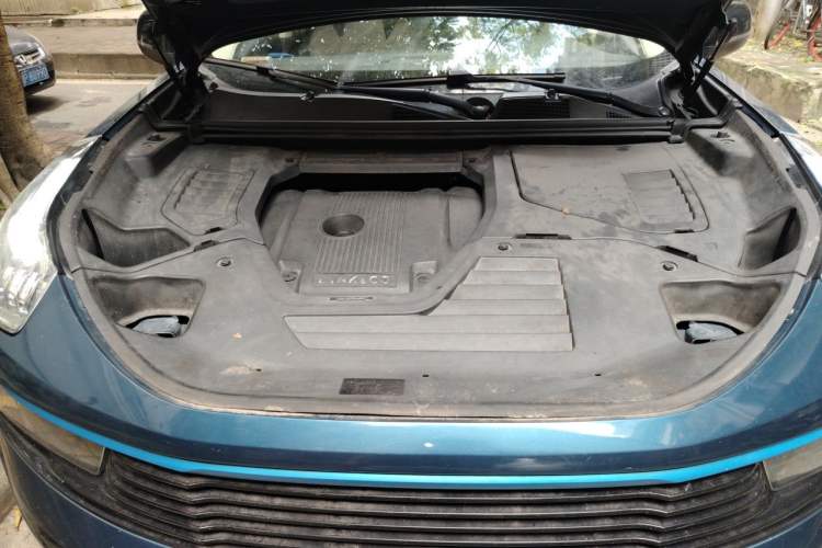 Used Lynk & Co 01 2017 2.0T Two-Wheel Drive Pro Edition Engine Bay