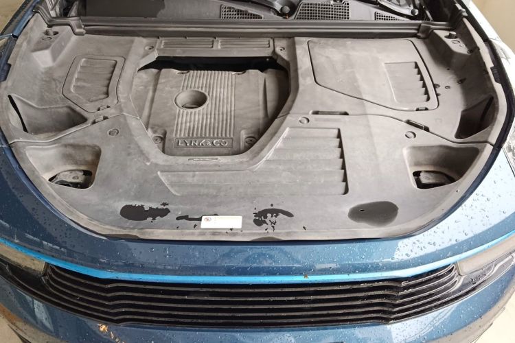 Used Lynk & Co 01 2017 2.0T Two-Wheel Drive Zhaopu Version Engine Bay