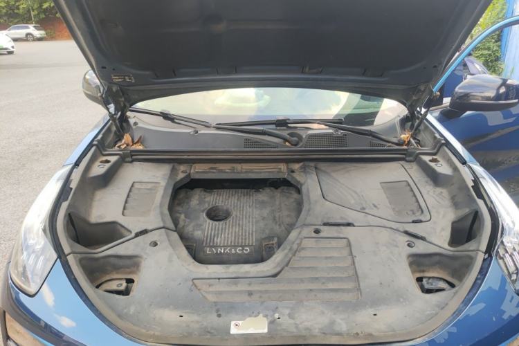 Used Lynk & Co 01 2017 2.0T Two-Wheel Drive Zhaopu Version Engine Bay