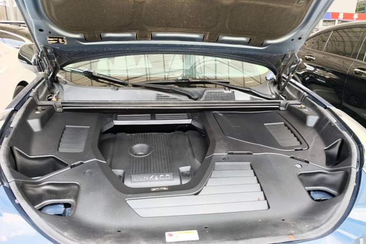 Used Lynk & Co 01 2017 2.0T Two-Wheel Drive Zhaopu Version Engine Bay