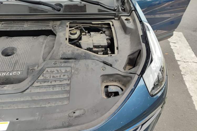 Used Lynk & Co 01 2017 2.0T Two-Wheel Drive Zhaopu Version Engine Bay Left