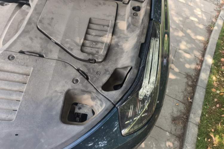 Used Lynk & Co 01 2017 2.0T Two-Wheel Drive Zhaopu Version Engine Bay Left
