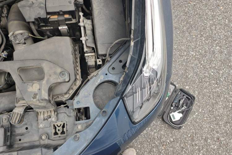 Used Lynk & Co 01 2017 2.0T Two-Wheel Drive Pro Edition Engine Bay Left