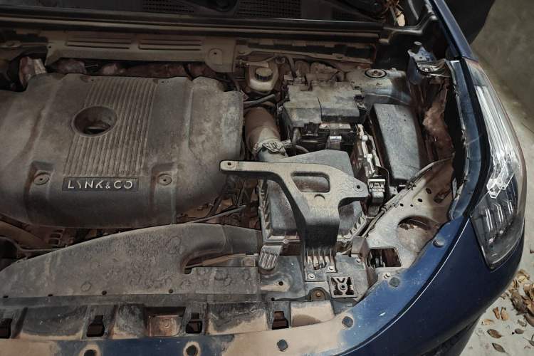 Used Lynk & Co 01 2017 2.0T Two-Wheel Drive Zhaopu Version Engine Bay Left
