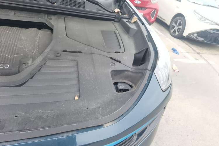 Used Lynk & Co 01 2017 2.0T Two-Wheel Drive Zhaopu Version Engine Bay Left