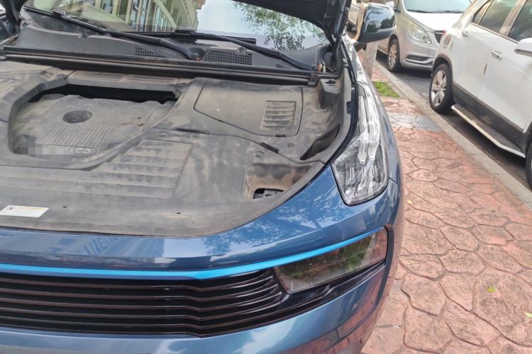 Used Lynk & Co 01 2017 2.0T Two-Wheel Drive Zhaopu Version Engine Bay Left