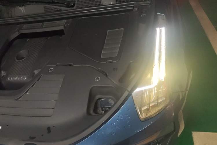 Used Lynk & Co 01 2017 2.0T Two-Wheel Drive Zhaopu Version Engine Bay Left