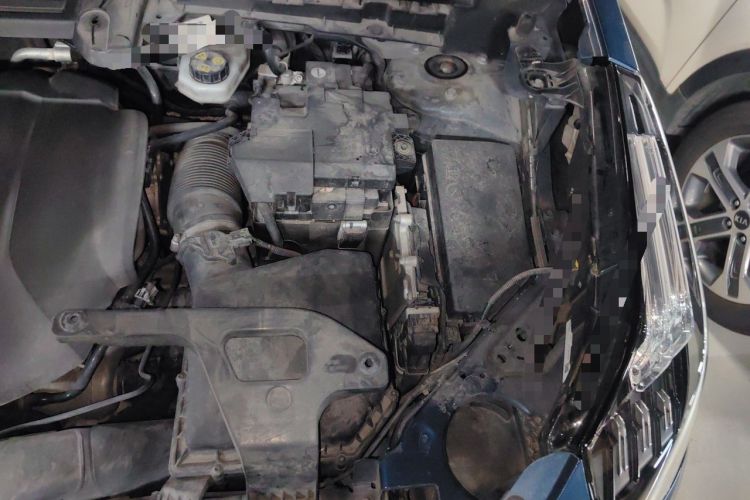 Used Lynk & Co 01 2017 2.0T Two-Wheel Drive Zhaopu Version Engine Bay Left