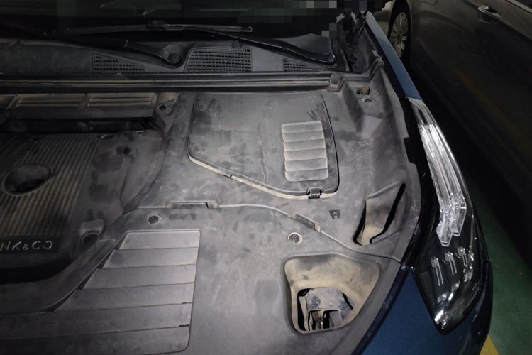 Used Lynk & Co 01 2017 2.0T Two-Wheel Drive Zhaopu Version Engine Bay Left