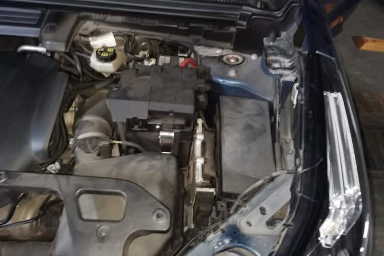 Used Lynk & Co 01 2017 2.0T Two-Wheel Drive Pro Edition Engine Bay Left
