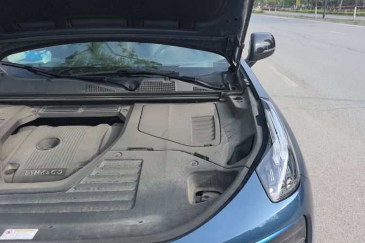 Used Lynk & Co 01 2017 2.0T Two-Wheel Drive Zhaopu Version Engine Bay Left