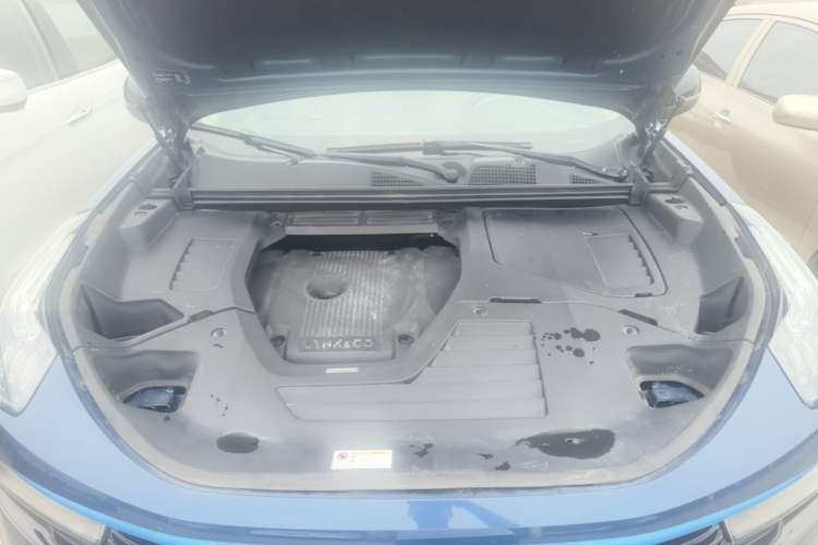Used Lynk & Co 01 2017 2.0T Two-Wheel Drive Zhaopu Version Engine Bay