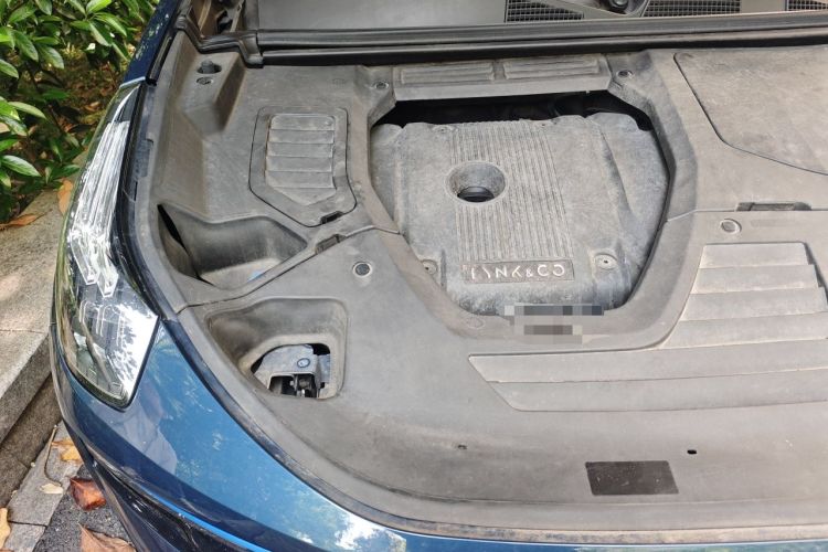 Used Lynk & Co 01 2017 2.0T Two-Wheel Drive Pro Edition Engine Bay Right