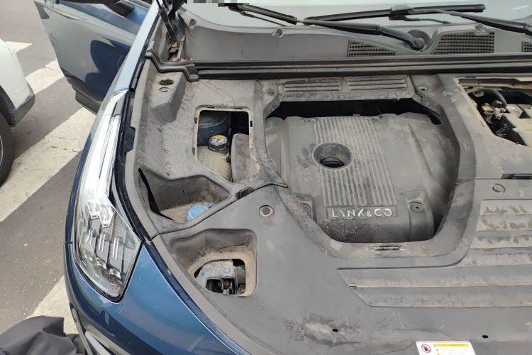 Used Lynk & Co 01 2017 2.0T Two-Wheel Drive Zhaopu Version Engine Bay Right