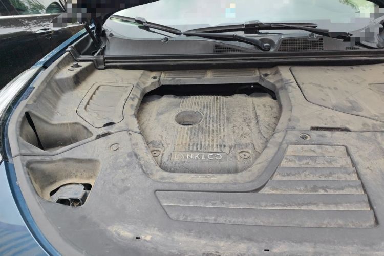 Used Lynk & Co 01 2017 2.0T Two-Wheel Drive Pro Edition Engine Bay Right