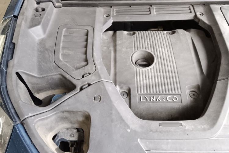 Used Lynk & Co 01 2017 2.0T Two-Wheel Drive Zhaopu Version Engine Bay Right
