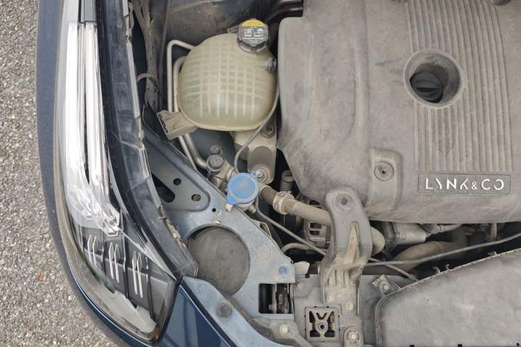 Used Lynk & Co 01 2017 2.0T Two-Wheel Drive Pro Edition Engine Bay Right