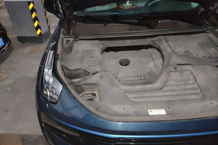 Used Lynk & Co 01 2017 2.0T Two-Wheel Drive Zhaopu Version Engine Bay Right