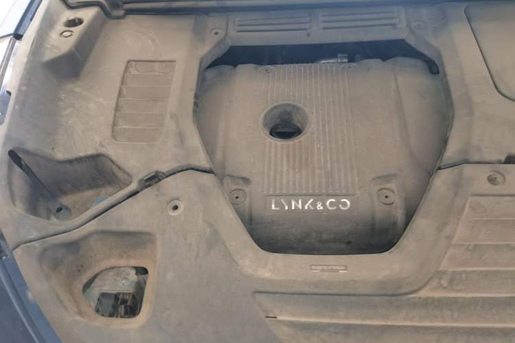 Used Lynk & Co 01 2017 2.0T Two-Wheel Drive Zhaopu Version Engine Bay Right