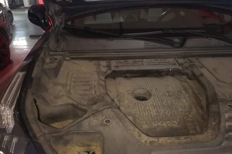 Used Lynk & Co 01 2017 2.0T Two-Wheel Drive Zhaopu Version Engine Bay Right