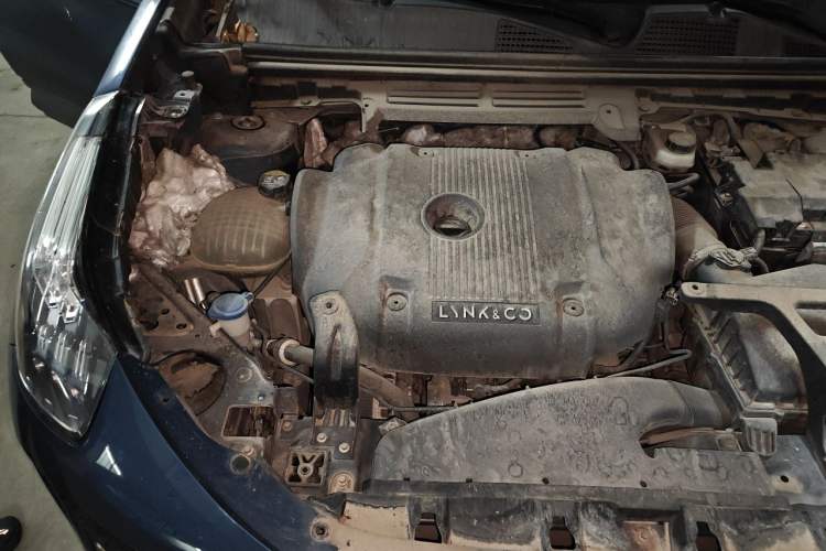 Used Lynk & Co 01 2017 2.0T Two-Wheel Drive Zhaopu Version Engine Bay Right