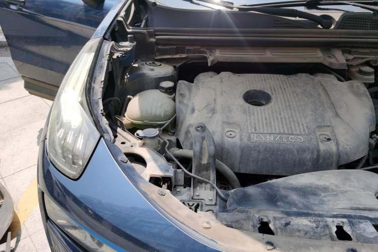 Used Lynk & Co 01 2017 2.0T Two-Wheel Drive Zhaopu Version Engine Bay Right