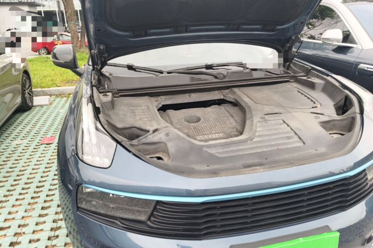 Used Lynk & Co 01 2017 2.0T Two-Wheel Drive Pro Edition Engine Bay Right