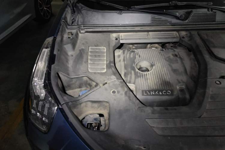 Used Lynk & Co 01 2017 2.0T Two-Wheel Drive Zhaopu Version Engine Bay Right