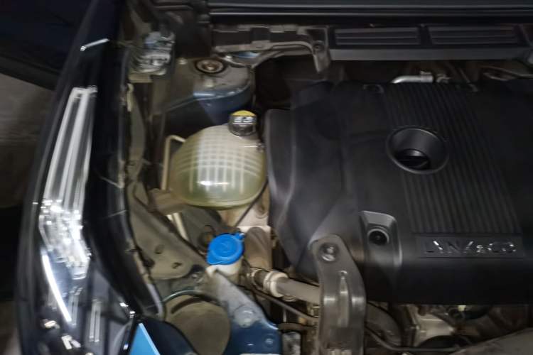 Used Lynk & Co 01 2017 2.0T Two-Wheel Drive Pro Edition Engine Bay Right