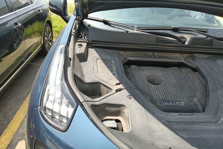 Used Lynk & Co 01 2017 2.0T Two-Wheel Drive Zhaopu Version Engine Bay Right