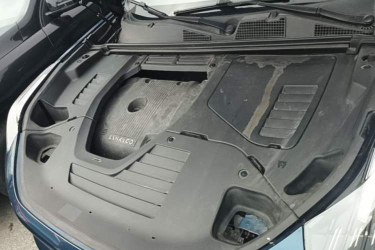 Used Lynk & Co 01 2017 2.0T Two-Wheel Drive Zhaopu Version Engine Bay
