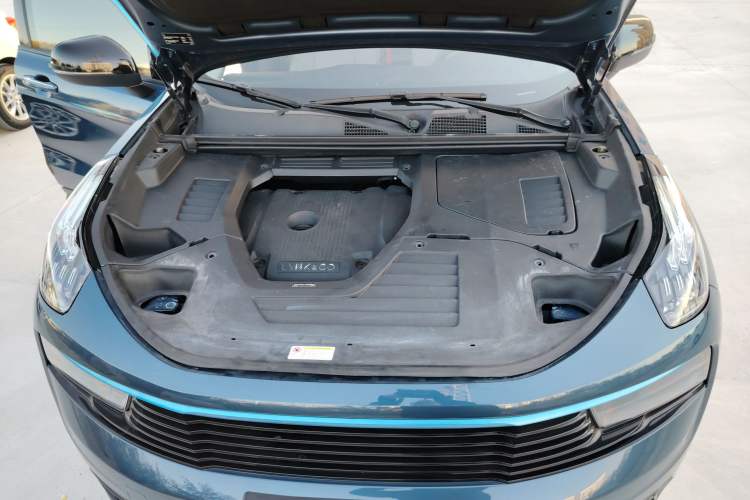 Used Lynk & Co 01 2017 2.0T Two-Wheel Drive Zhaopu Version Engine Bay