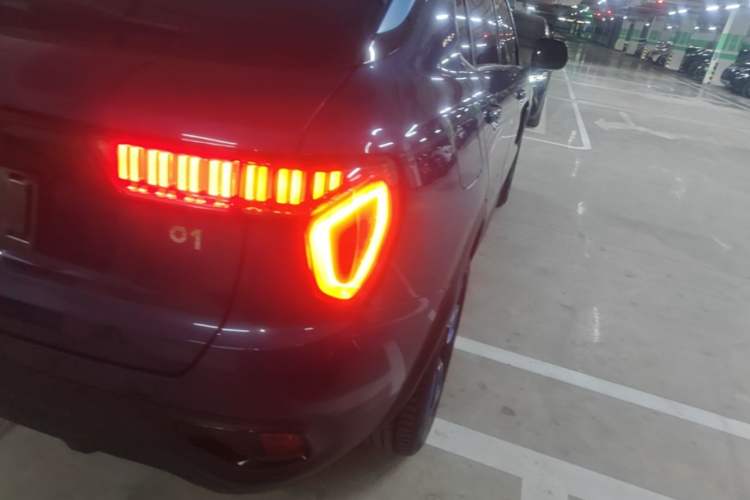 Used Lynk & Co 01 2017 2.0T Two-Wheel Drive Zhaopu Version Exterior 3