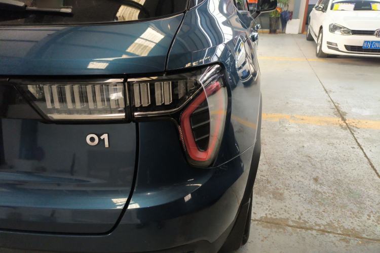 Used Lynk & Co 01 2017 2.0T Two-Wheel Drive Zhaopu Version Exterior 3