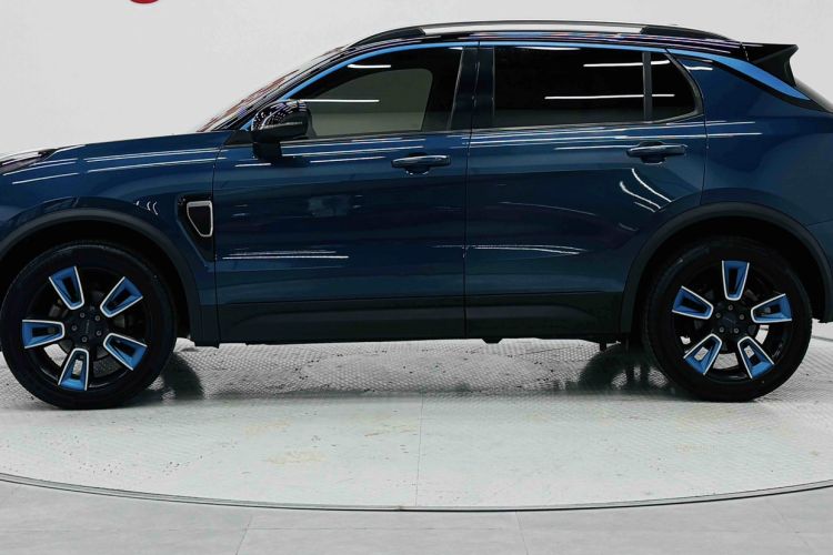 Used Lynk & Co 01 2017 2.0T Two-Wheel Drive Zhaopu Version Exterior 3