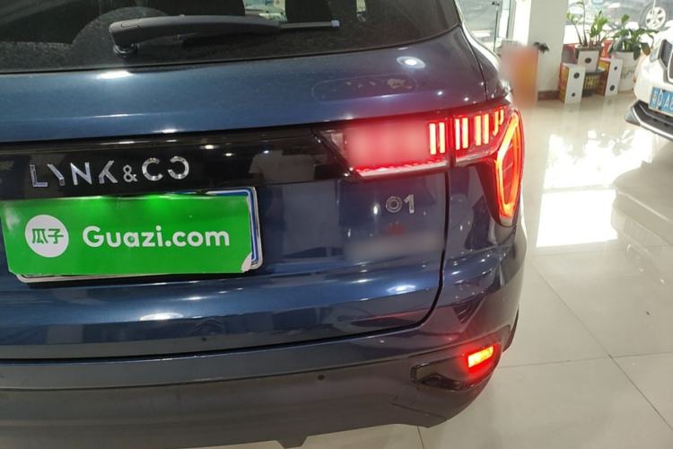 Used Lynk & Co 01 2017 2.0T Two-Wheel Drive Zhaopu Version Exterior 3
