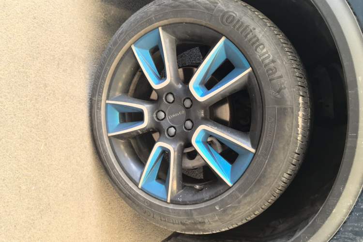 Used Lynk & Co 01 2017 2.0T Two-Wheel Drive Zhaopu Version Exterior 4