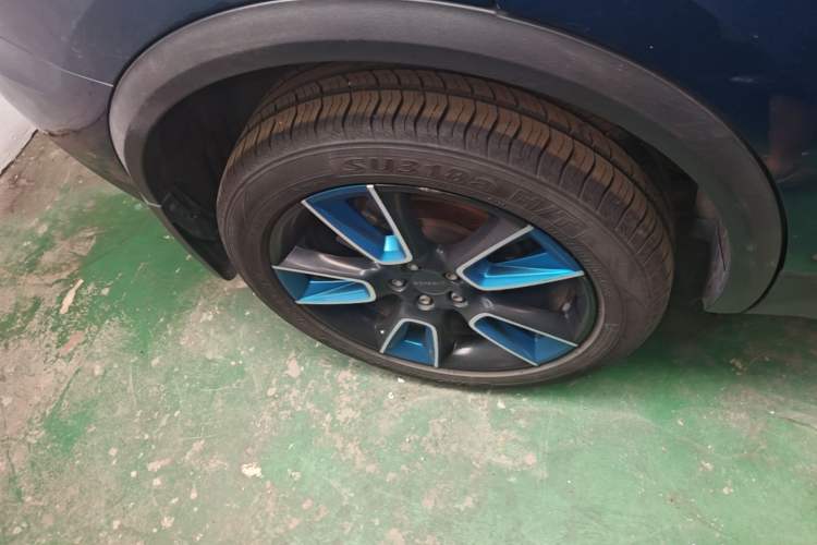 Used Lynk & Co 01 2017 2.0T Two-Wheel Drive Zhaopu Version Exterior 5