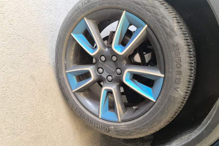 Used Lynk & Co 01 2017 2.0T Two-Wheel Drive Zhaopu Version Exterior 5