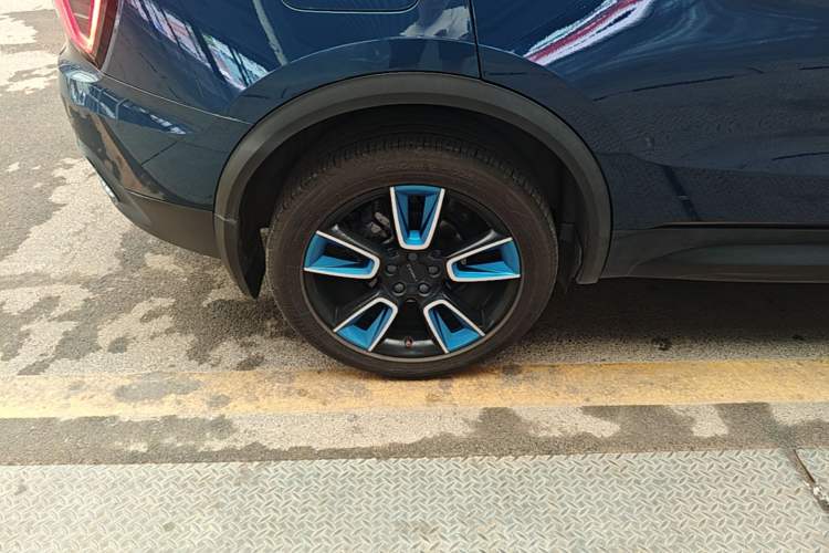 Used Lynk & Co 01 2017 2.0T Two-Wheel Drive Zhaopu Version Exterior 5
