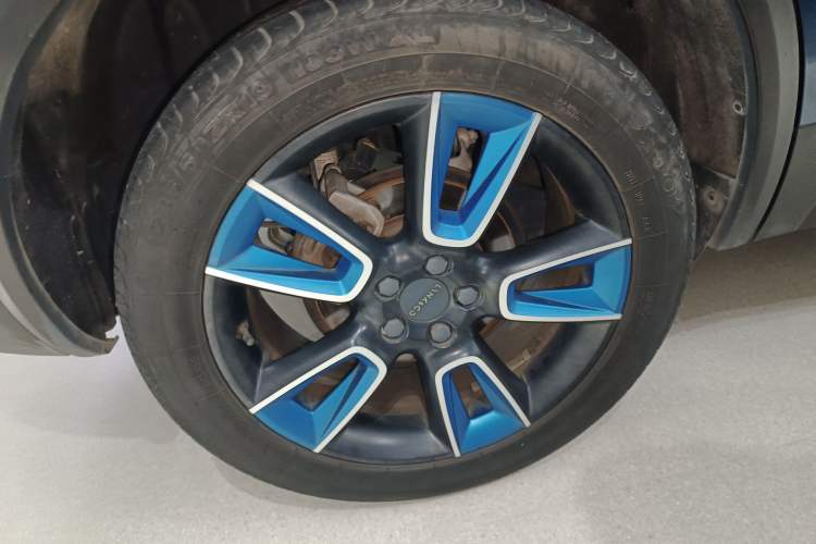 Used Lynk & Co 01 2017 2.0T Two-Wheel Drive Zhaopu Version Exterior 5